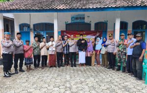 Kapolres Pangandaran Wakafkan Al-Qur’an dan Dukung Pembangunan Masjid di Wilayah Terpencil