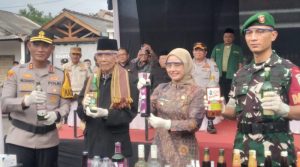 Polres Pangandaran Bersama Forkopimda Musnahkan Ribuan Botol Minuman Beralkohol