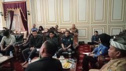 Bahas Transparansi, Program 100 Hari, dan Arah Kebijakan Daerah, Bupati-Wabup Pangandaran Terima Audiensi Forum Rakyat Menggugat