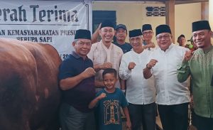 Wali Kota H Rachmat Hidayat Serahkan Sapi Kurban dari Presiden RI
