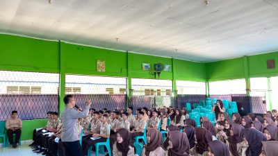 Aipda Iwan Inpresi dari Polres Lubuk Linggau Tampil Sebagai Narasumber dalam Seminar NAC Psikologi Remaja di SMA Negeri 4 Kota Lubuk Linggau
