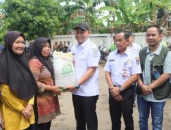 Wali Kota Lubuk Linggau Serahkan Bantuan Pangan Beras