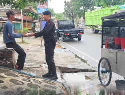 Satbrimob Polda Sumsel Batalyon B Pelopor Kembali Gelar Kegiatan Sosial Rutin Bertajuk Jumat Berkah Bagikan Nasi Kotak